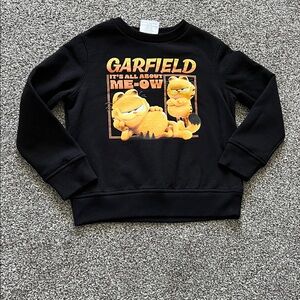 Like new super soft Garfield ‘It’s All About Me-ow’ graphic fleece crewneck